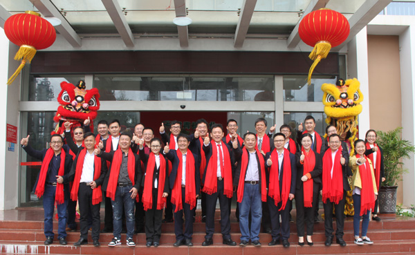 千秋偉業(yè)添錦繡 萬(wàn)里鵬程展宏圖 —— 常青樹(shù)舞獅獻(xiàn)瑞賀新春，歡天喜地迎開(kāi)工！