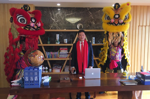 千秋偉業(yè)添錦繡 萬(wàn)里鵬程展宏圖 —— 常青樹(shù)舞獅獻(xiàn)瑞賀新春，歡天喜地迎開(kāi)工！