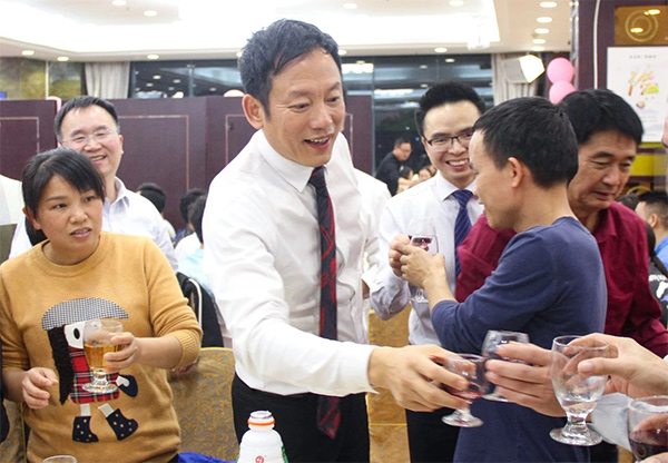 不負(fù)韶華，砥礪奮進(jìn)，共筑青春夢，活力常青樹